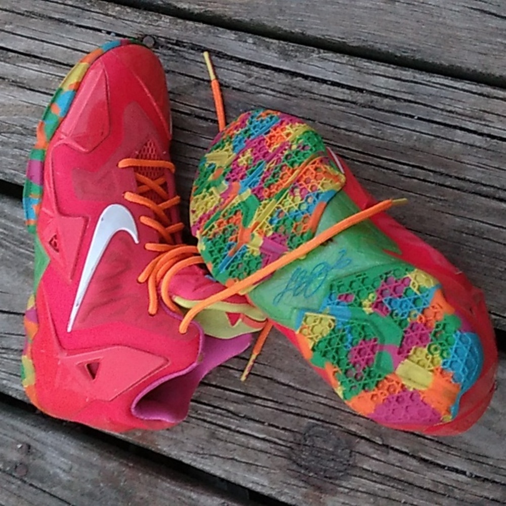 LeBron athletic shoes